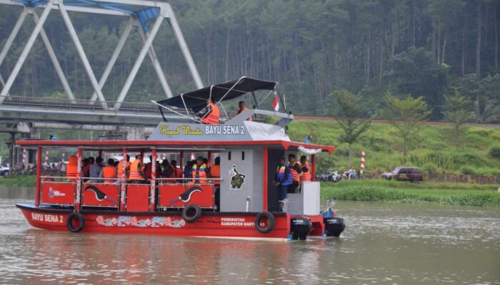 Wisata Kapal di Sungai Serayu Berasa Seperti di Bangkok Loh